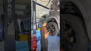 Honda Pilot 2016 года выпуска нуждается в нижних рычагах и стойках.