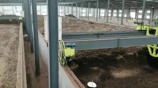 Chicken manure Cow dung Compost making machine Wheel Type Compost Turner