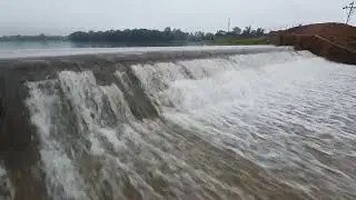 Fast moving water overflow...💦