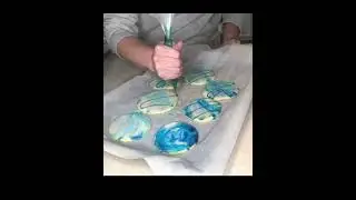 Royal Icing Marble Technique