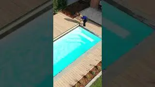 Begehbare Poolabdeckung von Novacomet😱 #pool #swimmingpool #novacomet #poolabdeckung