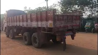 ASHOKLAEYLAND 3118 8X2ReeferTruck 2017