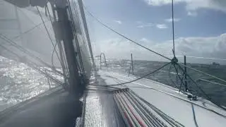 Reaching tonic en Pogo 36 #jmoskipper #sailing #skipper #pogo #pogo36 #bretagne #ocean #jmoger