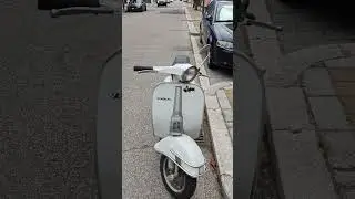 Piaggio Vespa #zipspkawaalien #piaggio #piaggiovespa #vespa #oldbikes #italy #lidodipomposa
