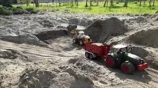 RC Fendt 1050 von ML tec ... mit schwung aus der Sandgrube.....