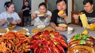 Ông chồng keo kiệt của tôi muốn ăn vụng cái đùi gà, nhưng cuối cùng chỉ lấy được mỗi xương.