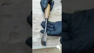 Carving with a Forged bent gouge / Резьба кованой отлогой клюкарзой