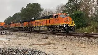 BNSF GEVOs lead loaded I187 through Lagrange GA. 12/6/2025 11:56 AM