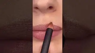 IG: @yulisar_makeup. Trying the lip glitter trend, I loved it😍!. Probando el trend de los