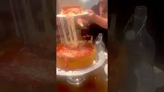 The Best Cheese Pull Ever #cheesepull #deepdishpizza #chicagopizza