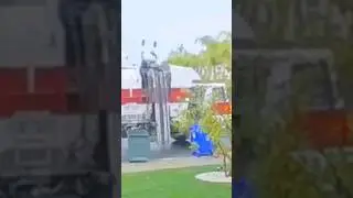 The trash bin suddenly drops it. He needs to fix the trash bin #shorts #trash #drop
