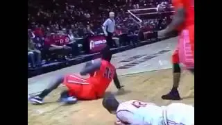 Best Vines, when the referee makes a bad call