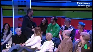 Dani Mateo localiza a dos australianos entre el público - Zapeando