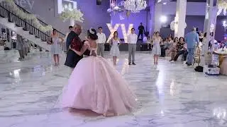 Quince Rosas