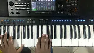 How to use passing chords (Flat 7 and other passing chords)