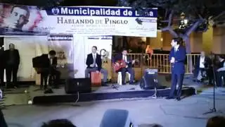 Ricardo Panta Vela canta el vals Rizos de Oro de Felipe Pinglo Alva.
