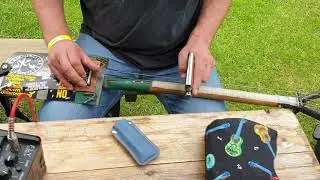 J&ouml;rg spielt den Spaten Blues