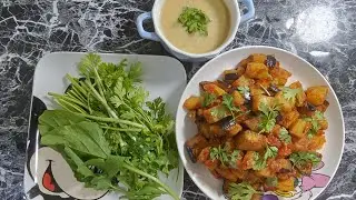 بواحده من الباذنجان عملنا احلي غدوه علي قد الايد بدون لحوم ♥️👌#باذنجان #مسقعة #بطاطس 