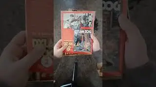 Box a tiratura limitata contiene ristampa di DYLAN DOG 1 e istruzioni anti zombie.Speciale 30 anni