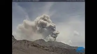 Volcan Sabancaya, Peru ~ Code Orange Alert ~ Dangerous