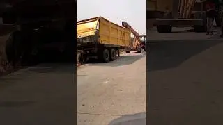 Road Accident 😱  एक ट्रेलर पलटा #shorts #viral #trending #youtubeshorts #video #raigarh