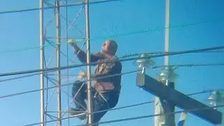 Como consertar antena de r&aacute;dio PX na torre, subindo e descendo sem cinto