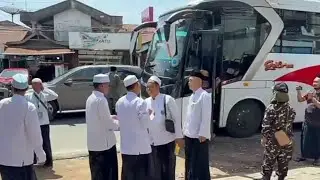 Jama'ah Al-IKHLASH SMD Menyambut kedatangan jama'ah Al-IKHLASH BPPN. dlm acara milad 1..