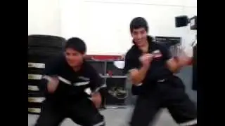 trabajadoress bailan nene malo
