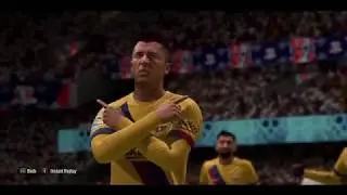 LEWANDOWSKI DESTROY BIG ICONS IN FIFA 20! (ft. Ian Wright, Gerrard, Sol Campbell and Bobby Moore)