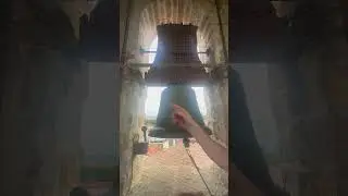 Toque de campana mayor en la iglesia de Esquiroz (Navarra)