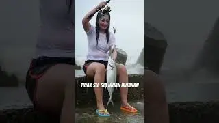 Angler cantik hujan hujan hujanan