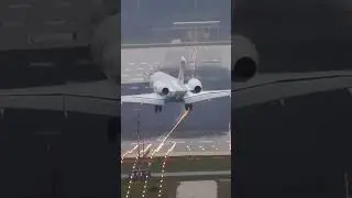 Aeroplane hard landing 😱#aircraft #landing #hard #aeroplane #shorts #viral
