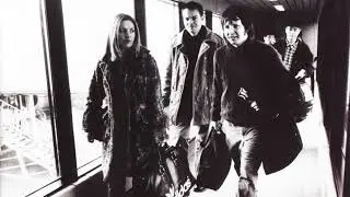 Saint Etienne - Afraid To Go Home