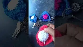keychain for keys with wool thread