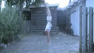 Jonas Thorsager - Handstand stuff