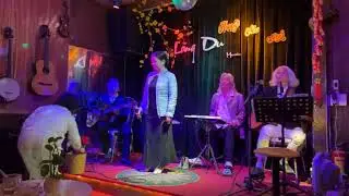 Lãng Du 388/11 Trần Cao Vân Đà Nẵng CK: Caffe Một Mình ST: Ngọc Lễ TB: Thanh Thảo 