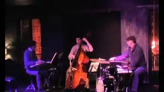 Composici&oacute;n #3 - Adrian Carrio Trio