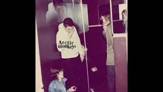 arctic monkeys - crying lightning 1 hour // 1 hora (loop)