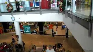 ESTONIAN AT MACARTHUR SQUARE 2    SAM_1323.AVI