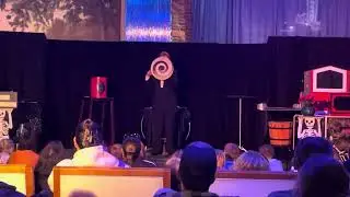 Magic show Halloween 