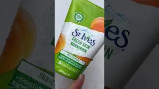 ST. Ives Fresh Skin Apricot Scrub 🫧🍑 #shorts #beauty #skincare #exfoliatingscrub #foryou #selfcare