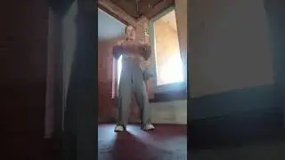 Io mentre aspetto mia sorella che finisse nuoto