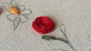 Processo de bordado livre: uma pequena rosa! 🌹