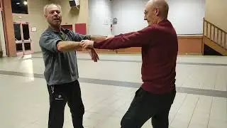 Application martiale pr&eacute;sent&eacute;e sur le d&eacute;but du mouvement Jin Gang Dao Dui