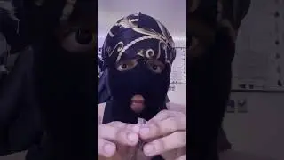 Eating Crickets ALIVE...