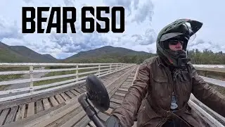 Первый мотоцикл Bear 650 пересек мост Маккиллопс &mdash; Royal Enfield.