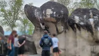 フォンテーヌブローボルダー　Le Toit du Cul de Chien 7a Fontainebleau Boulder