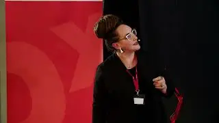 Teatr i technologia medi&oacute;w cyfrowych | Sin&eacute;ad O'Donnell-Carey | TEDxATU Donegal