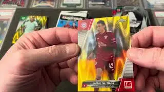Gold Wave Jamal Musiala! Nice card from a 2021/22 Topps Chrome Bundesliga Lite box. Super low risk