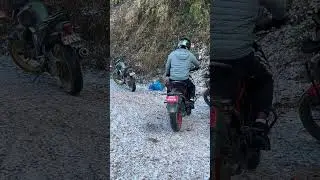 Bike bike ko accident vyo#Duke200 and FZ150 #youtubeshortsvideo #rosumotovlog#snowfall-Ride